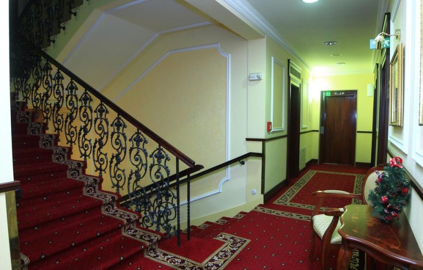 Humboldt Park Hotel-Spa